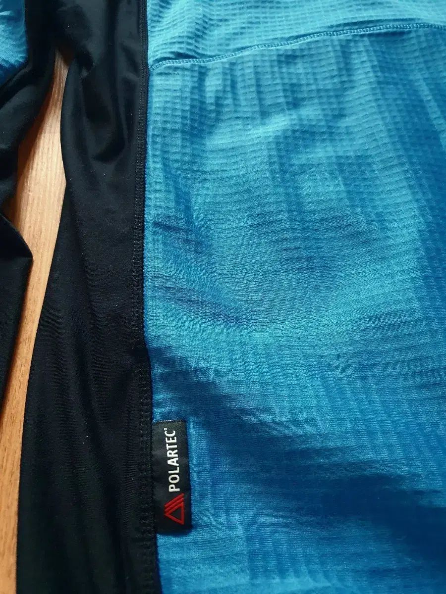 MONTURA モンチュラ