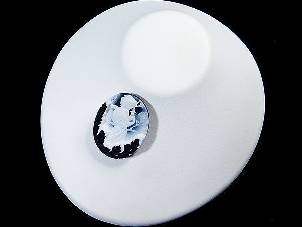 ジュエリー極】森の中の女性像 高級ブルーストーンカメオルース 50.0