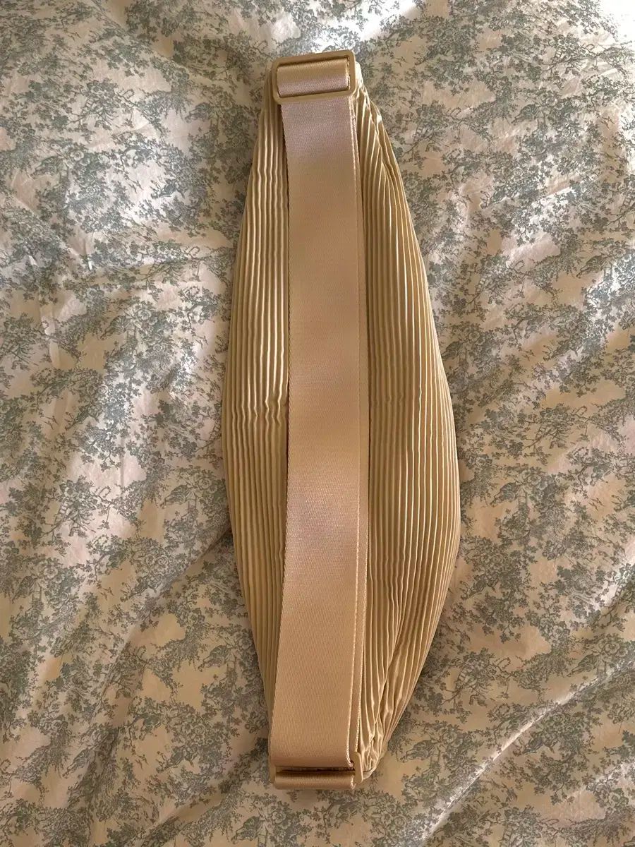 クロスボディーバッグ