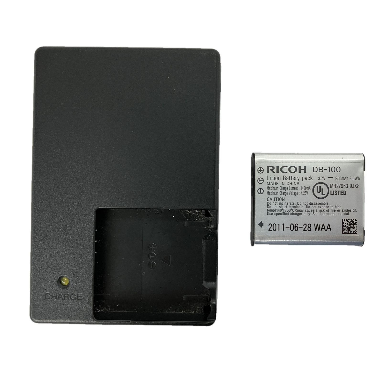 RICOH CX6 2011年製 デジタルカメラ 10.7倍ズーム 1000万画素 コンデジ リコー カメラ ジャンク Y10605128