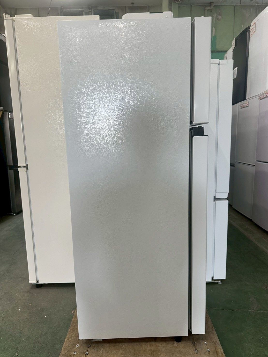 大阪送料無料★3か月保障付き★冷蔵庫★2023年★HR-B12HW★SR-173 大阪送料無料☆3か月保障付き☆冷蔵庫☆ハイセンス☆2ドア