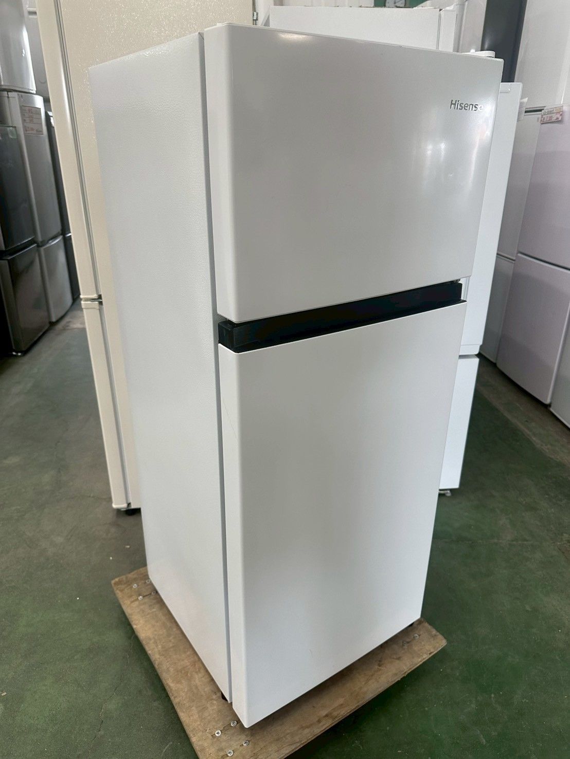 大阪送料無料★3か月保障付き★冷蔵庫★2023年★HR-B12HW★SR-173 大阪送料無料☆3か月保障付き☆冷蔵庫☆ハイセンス☆2ドア