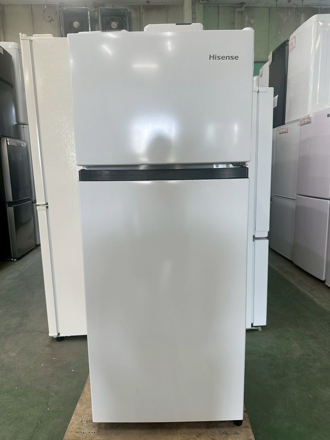 大阪送料無料★3か月保障付き★冷蔵庫★2023年★HR-B12HW★SR-173 大阪送料無料☆3か月保障付き☆冷蔵庫☆ハイセンス☆2ドア