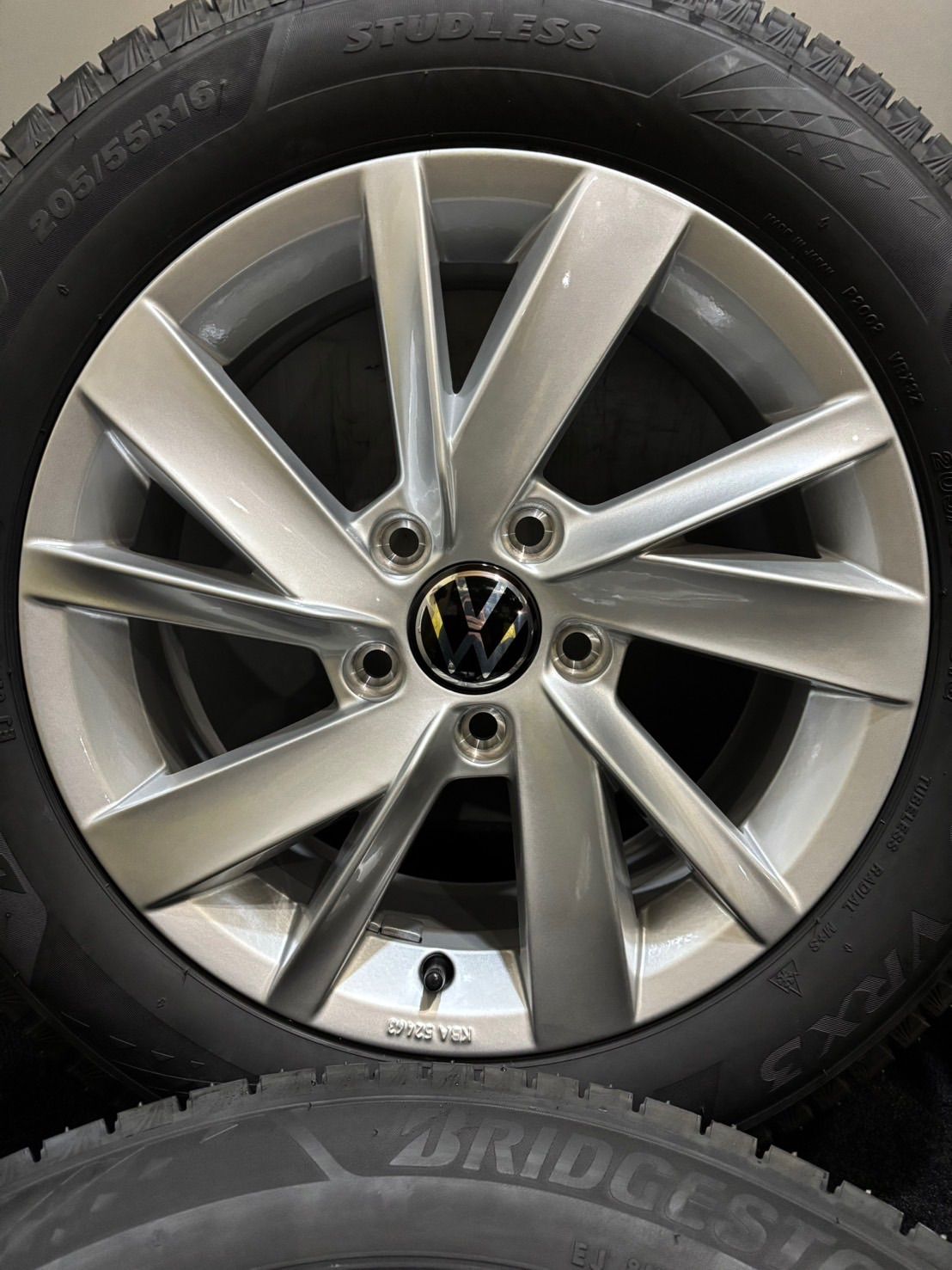 205 55 R 16 VRX 3 VW フォルクスワーゲン ゴルフ8 OP 16インチ 6 5 J 46 112 H スタッドレス 4本 1 K 609