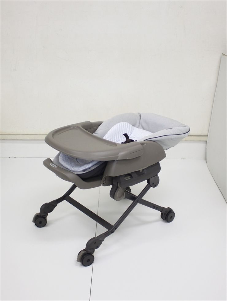 美品✨Combi ベビーステーション✨限定モデル✨ハイローチェア ベビーステーション ミッキーマウス ホワイトグラス アカチャンホンポ