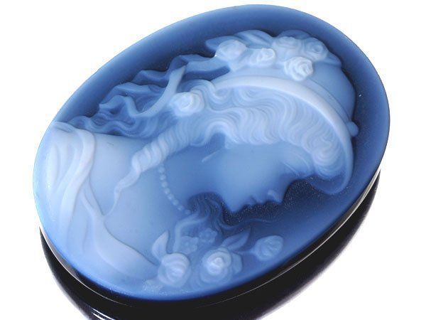 ジュエリー極】お洒落な女性と花の彫刻 高級ブルーストーンカメオ