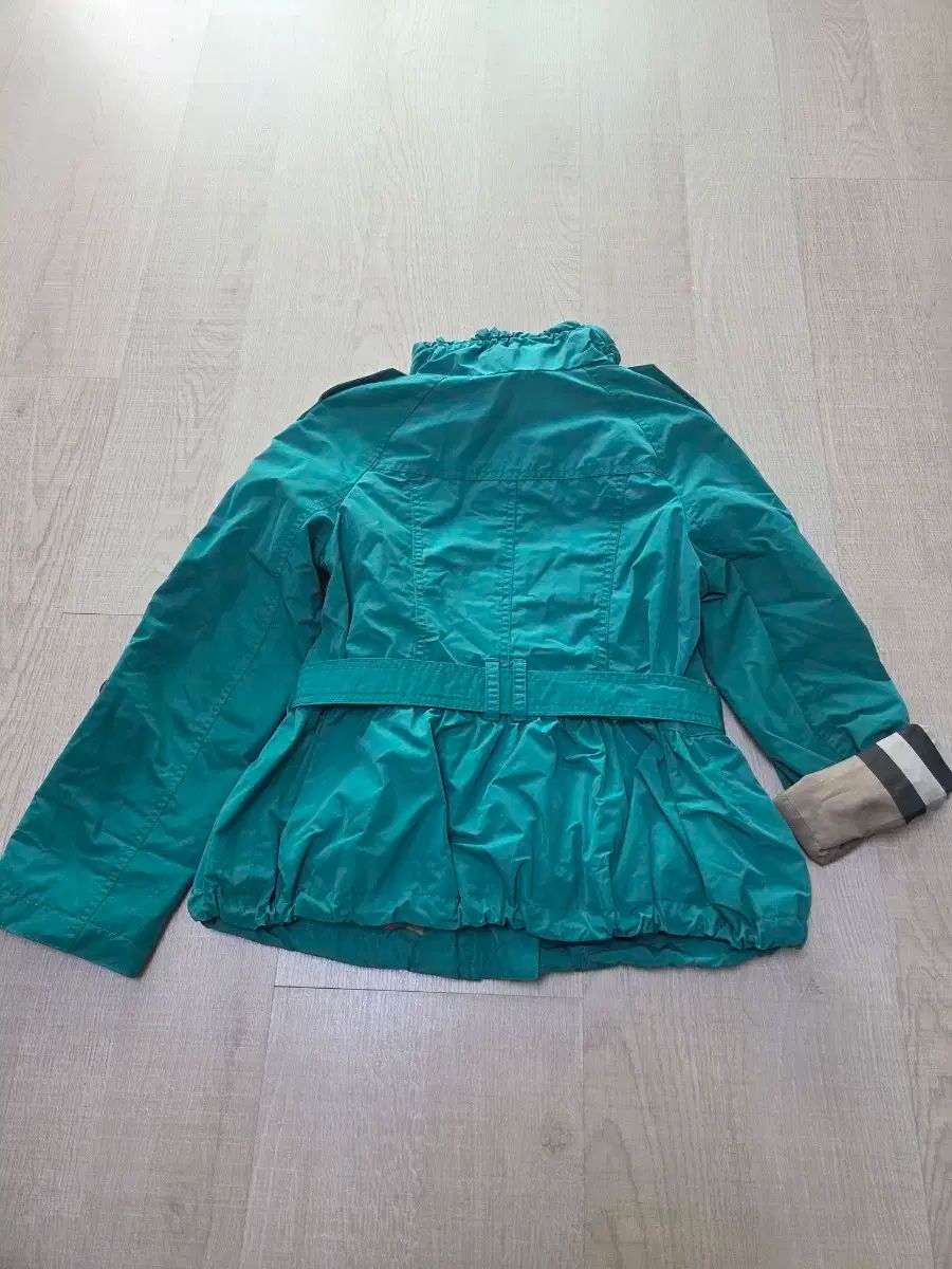 6 Y バーバリーキッズ 女の子用 ウィンドブレーカー アウター