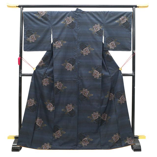 本場大島紬 着物 正絹 大島紬 泥染め ７マルキ 一元式 藍色 薔薇 カジュアル 春 秋 冬 紬 青 青紺 仕立て上がり 身丈173 裄丈68.5 ＴＬサイズ トールサイズ ＬＬ ２Ｌ みやがわ sb 16584