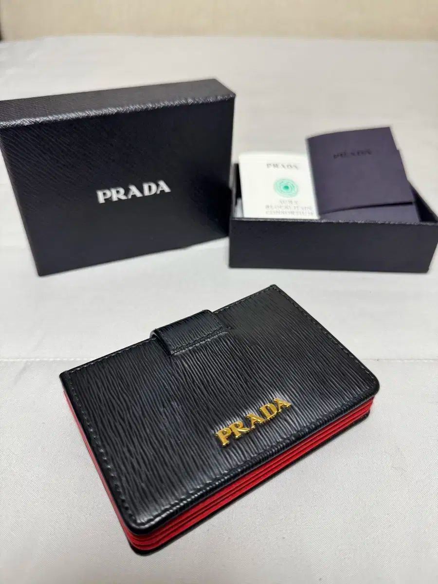 PRADA プラダ Vitello アコーディオン カードウォレット