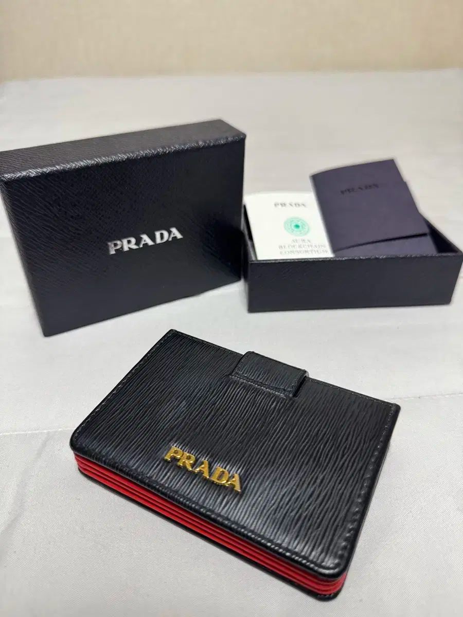 PRADA プラダ Vitello アコーディオン カードウォレット