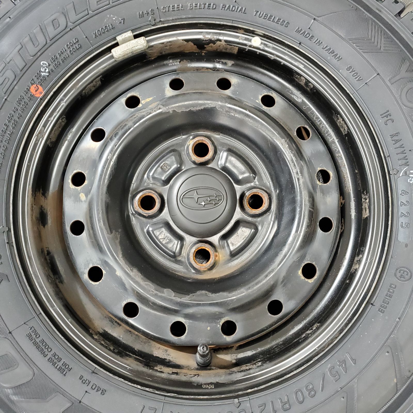 スタッドレスタイヤ