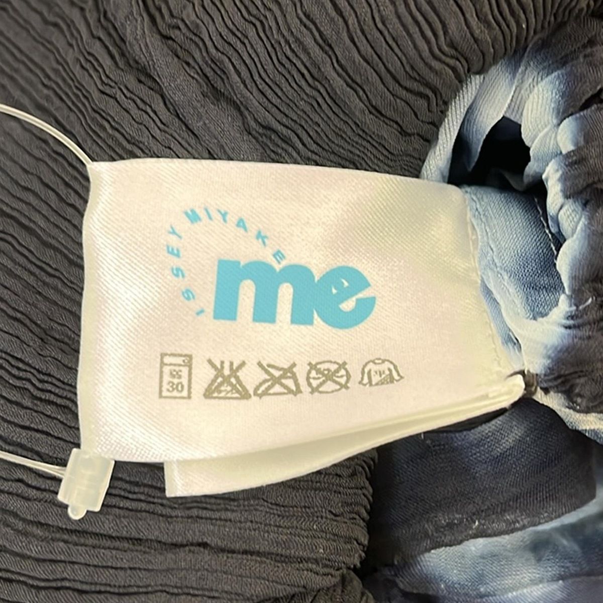 me ISSEY MIYAKE(ミー/イッセイミヤケ) ノースリーブカットソー