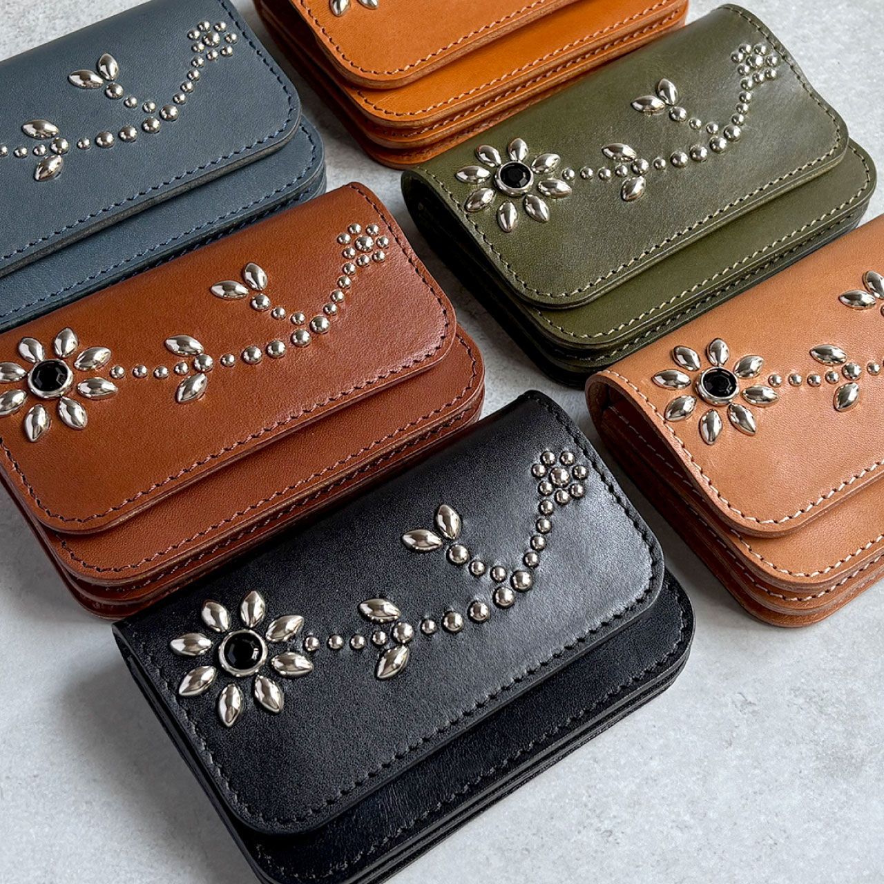 栃木レザー財布 トラッカーウォレット スタッズ財布 コンパクト財布 ミニ財布 二つ折り財布 メンズ財布 レディース財布 wallet 小さい財布 Made in Japan WL-007-st172