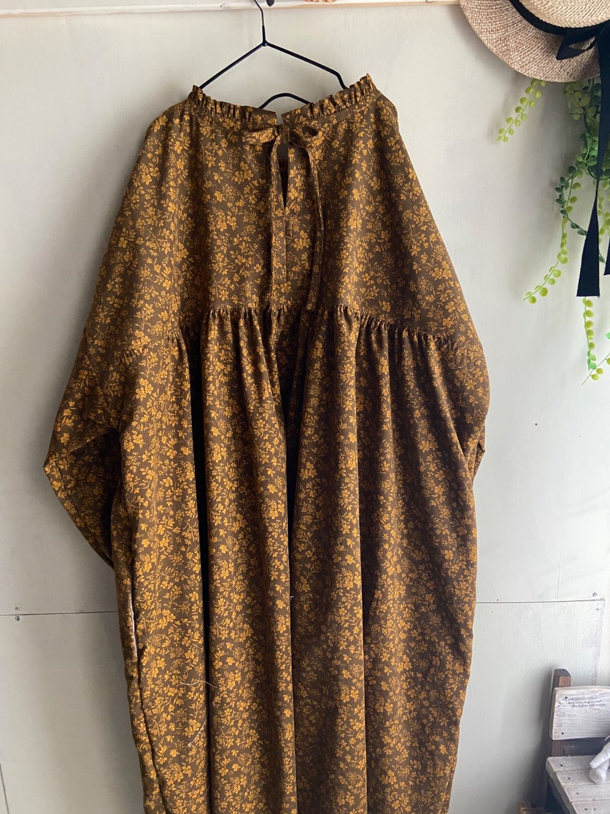  コーデュロイ フリルギャザーワンピース 小花 ブラウン マスタード 長袖 七分袖 その他