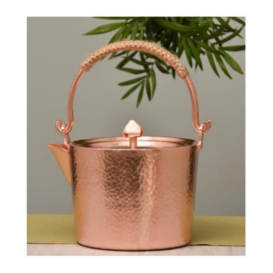 純粋な手作りの銅のやかんの増粘銅 毎日の銅ケトル 1L銅槌目入 純銅製 ケトル 増粘ティーポット 純粋な銅ケトル傾斜コーヒーポット火傷防止ハンドル付き 1L