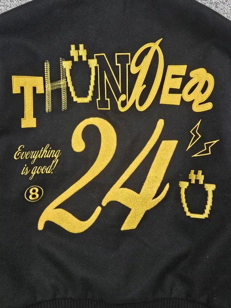 ATEEZ（エイティーズ・アチズ）2024ポップアップ サンダー バイカラー