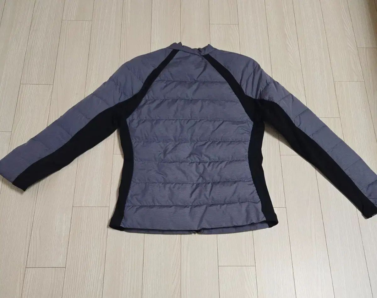 Titleist タイトリスト 軽量ダウン レディース