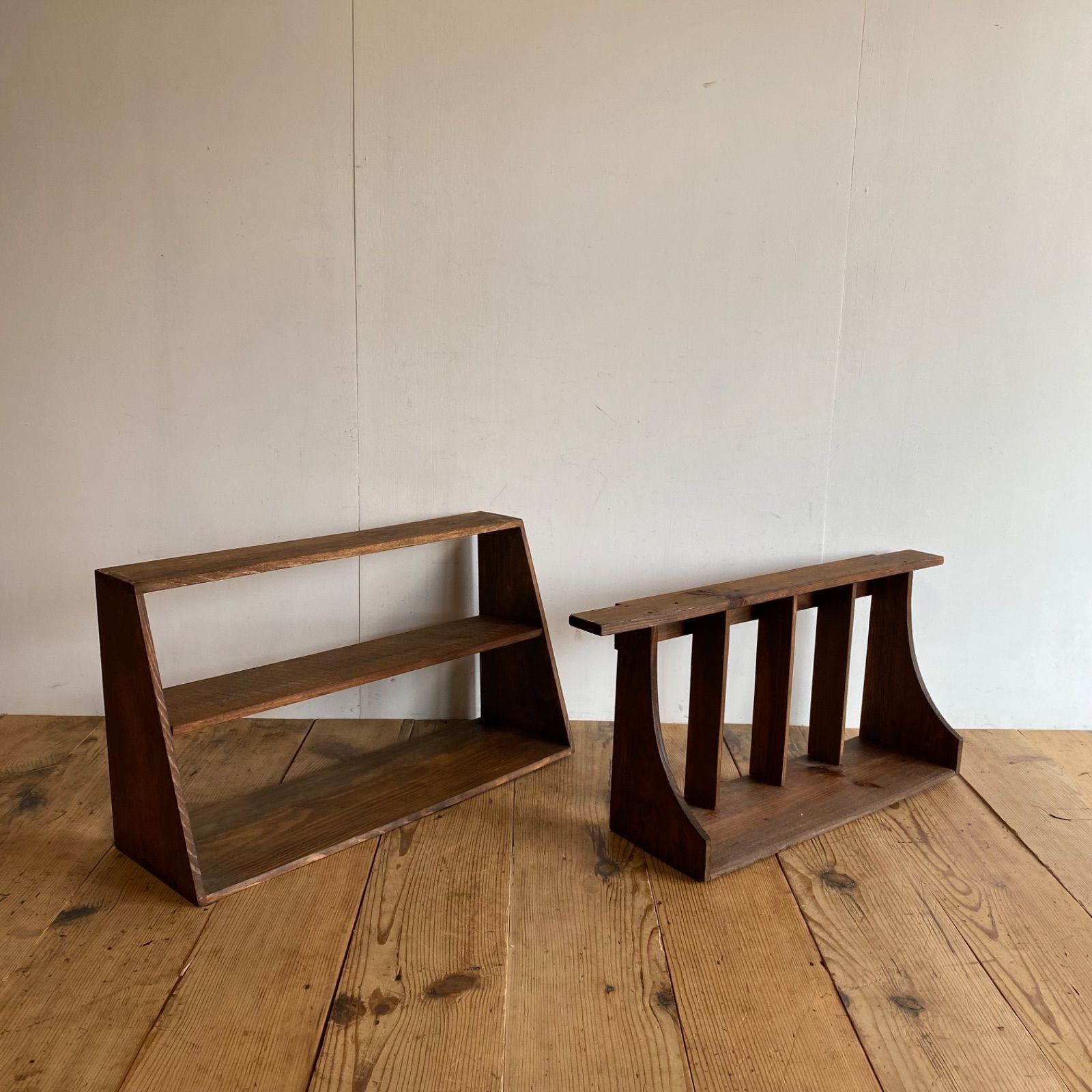 ２点セット アンティーク 棚 小物収納 キッチン収納 本立て ウォールシェルフ 無垢材 y 246