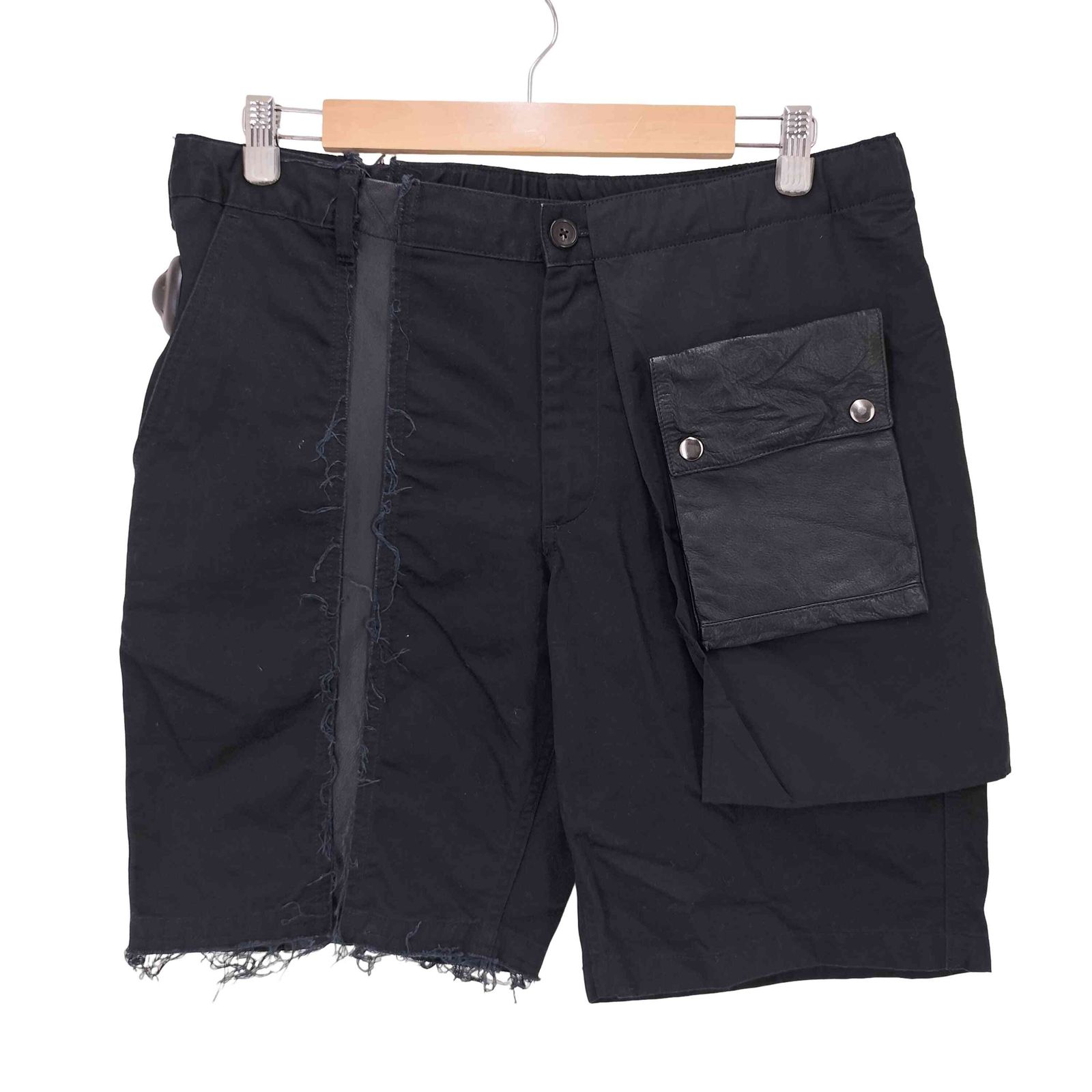 USED古着(ユーズドフルギ) NAHEZU GLEICH カウレザー切り替え ポケットデタッチャブル ショートパンツ ARCHIVE メンズ 表記無 【中古】【ブランド古着バズストア】 ユーズドフルギ USED古着 NAHEZU GLEICH カウレザー切り替え ポケット