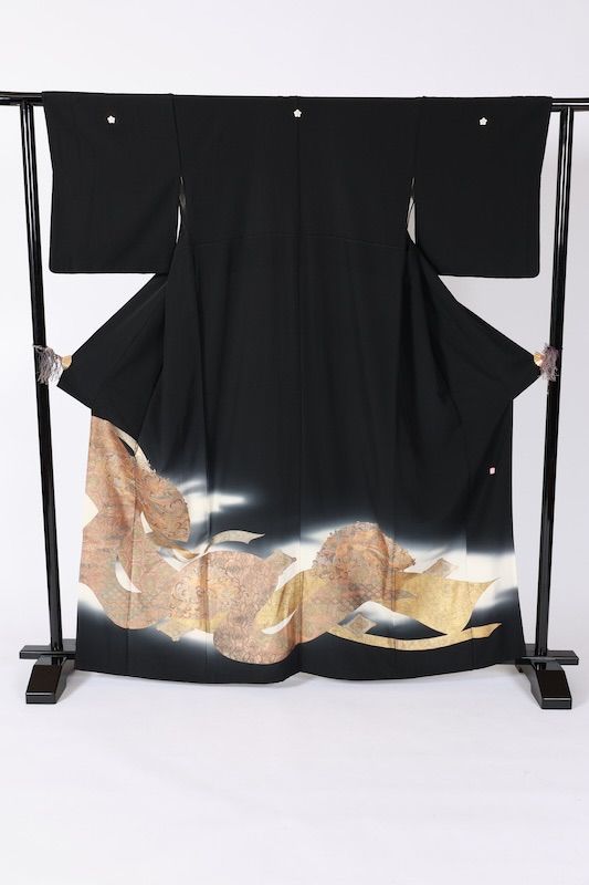 黒留袖 黒 ゴールド濃淡 珊瑚朱 鳳凰 青海波 七宝 花 五つ紋桔梗 B1093