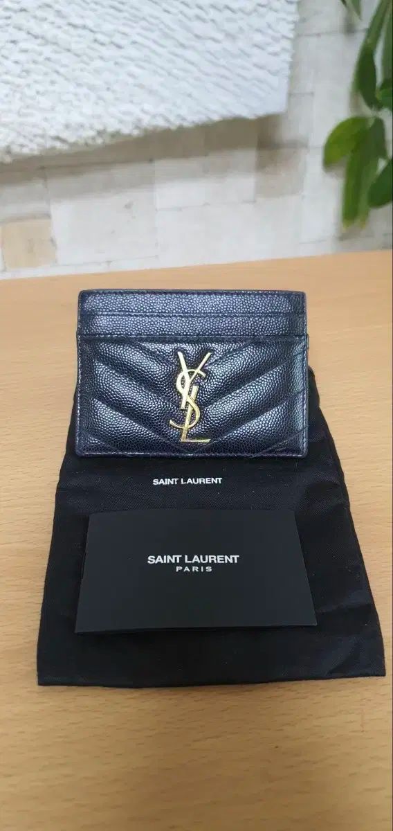 イヴ サンローラン Saint Laurent カードウォレット 財布 ゴールド A級 鑑定済