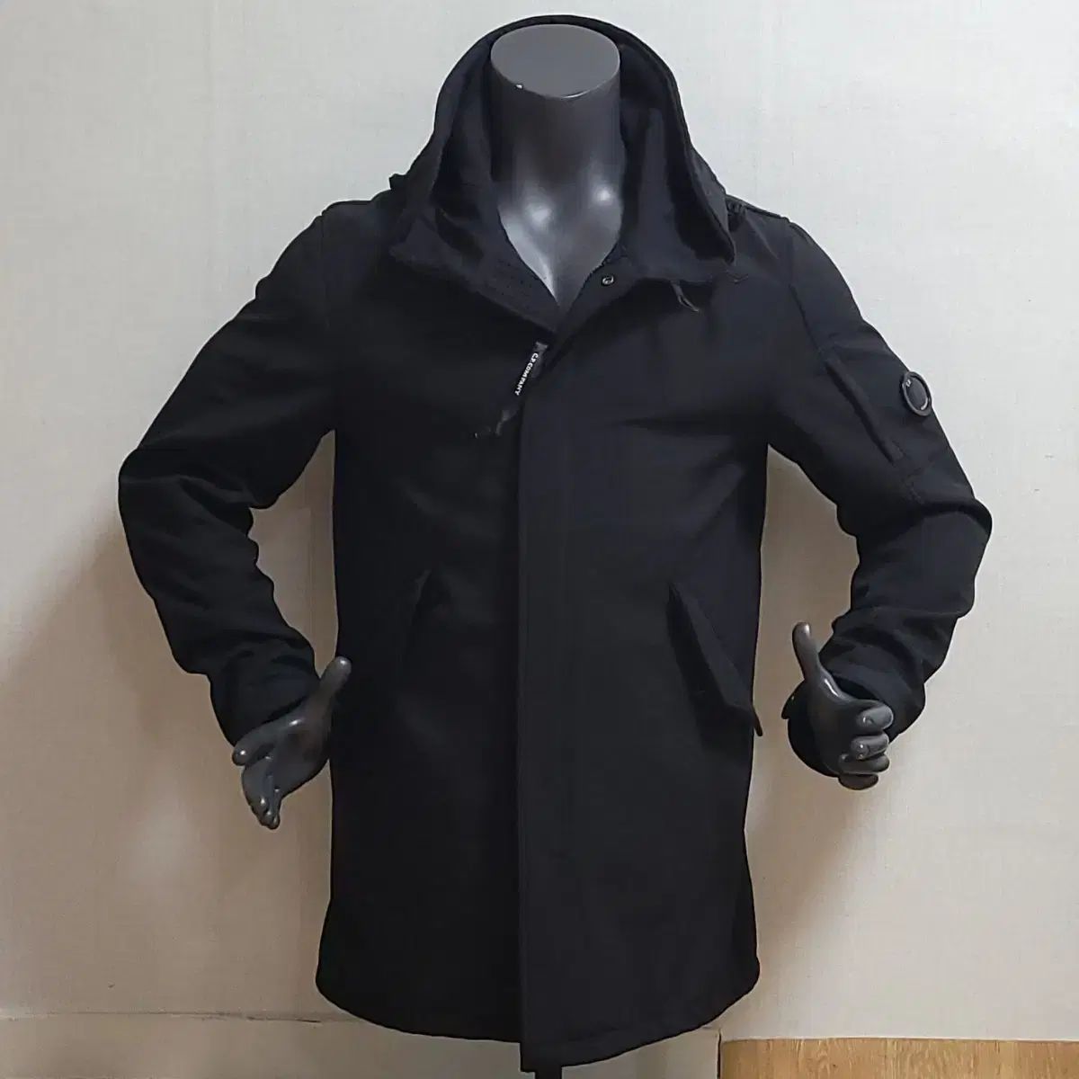 C P カンパニー フード コート ブラック