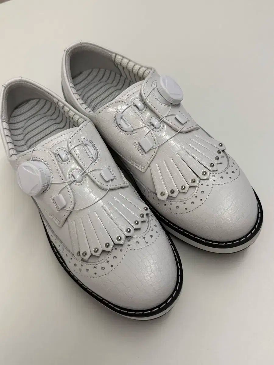 レディース ボア Classic ゴルフシューズ 白 245