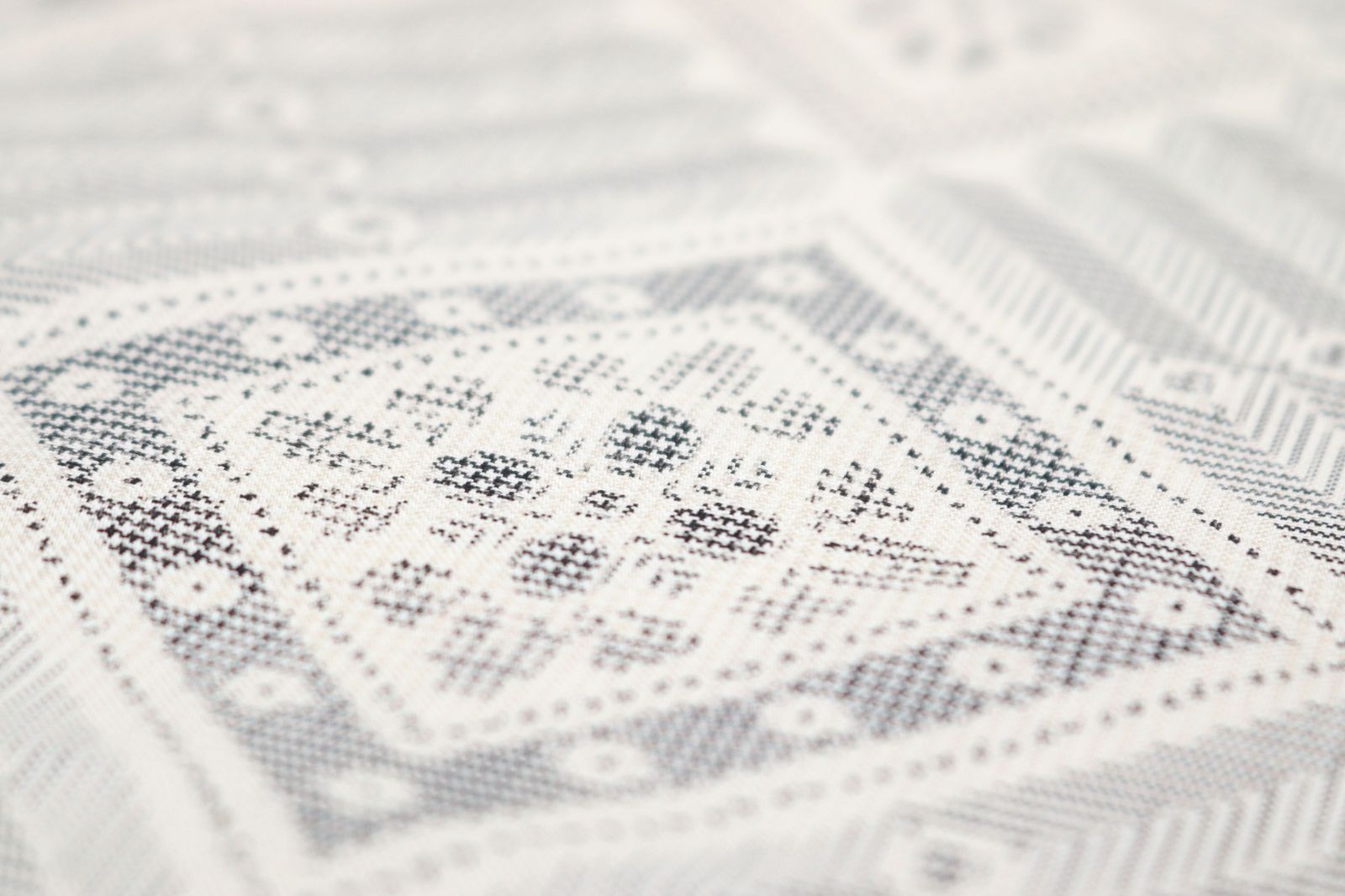 本場奄美白大島