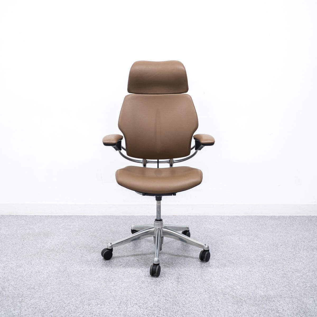 Humanscale ヒューマンスケール Freedom フリーダム キャスター アーム チェア レザー ブラウン ニールズ ディフリエント 定価65万 1 作業用椅子 オフィスチェア ワークチェア 椅子 チェア