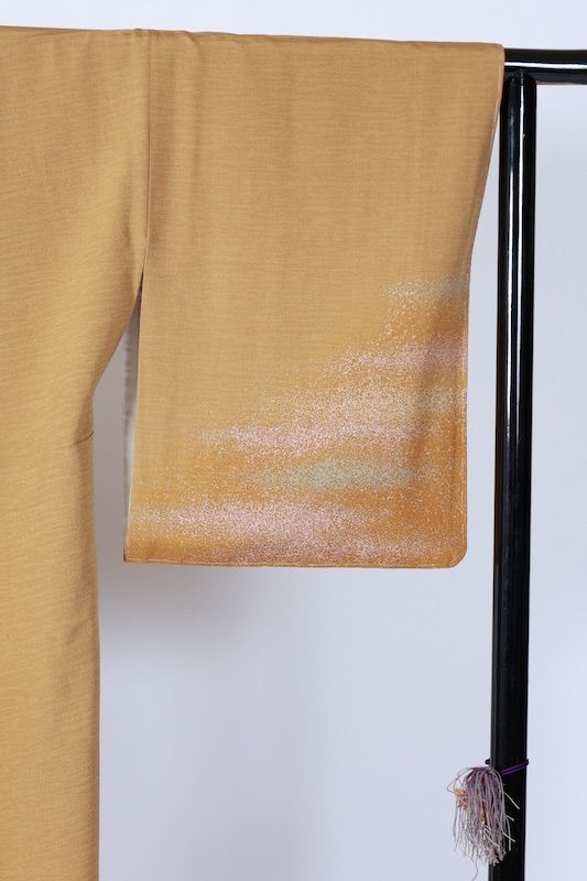 無地付け下げ　新品未使用品　カラシ　グリーン　ピンク　たたき　B1106 無地付け下げ 新品未使用品 カラシ グリーン ピンク たたき B1106