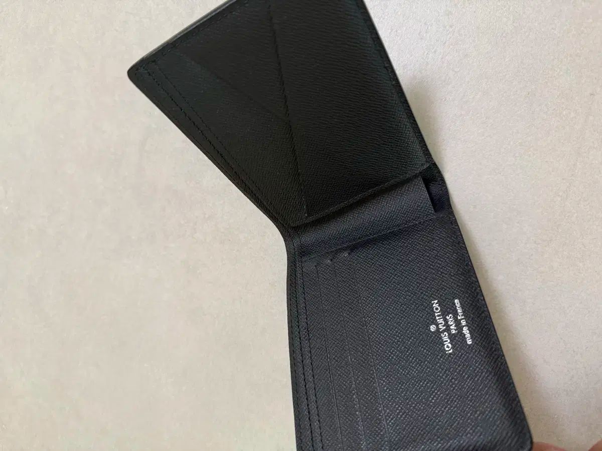 ルイヴィトン メンズ 二つ折り財布