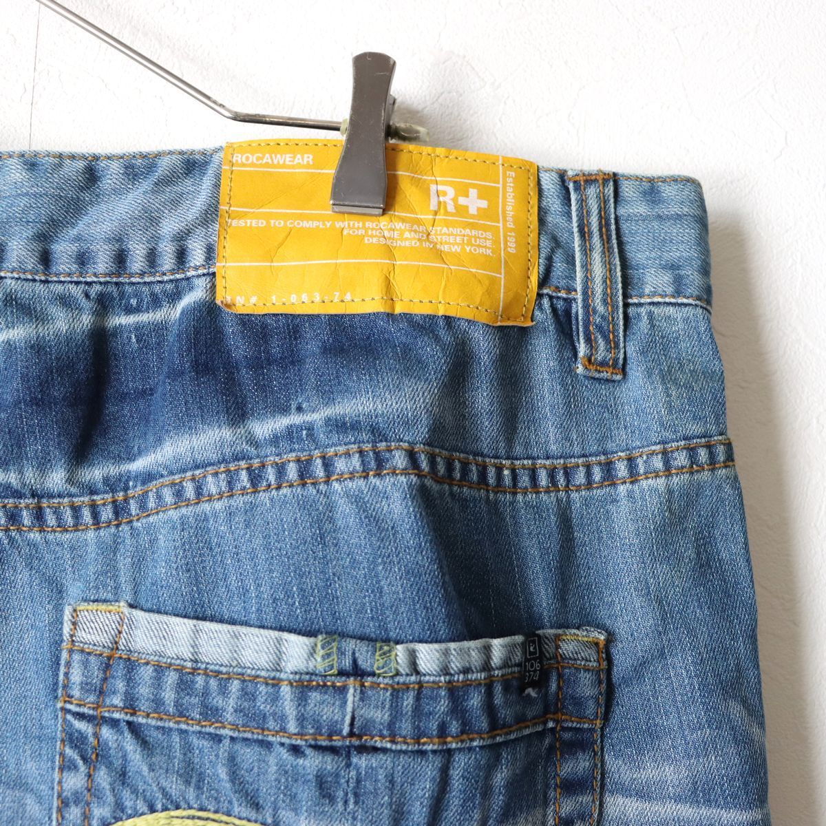 ROCAWEAR ロカウェア デニム デザイン ワイド 刺繍ロゴ W44 - メルカリ