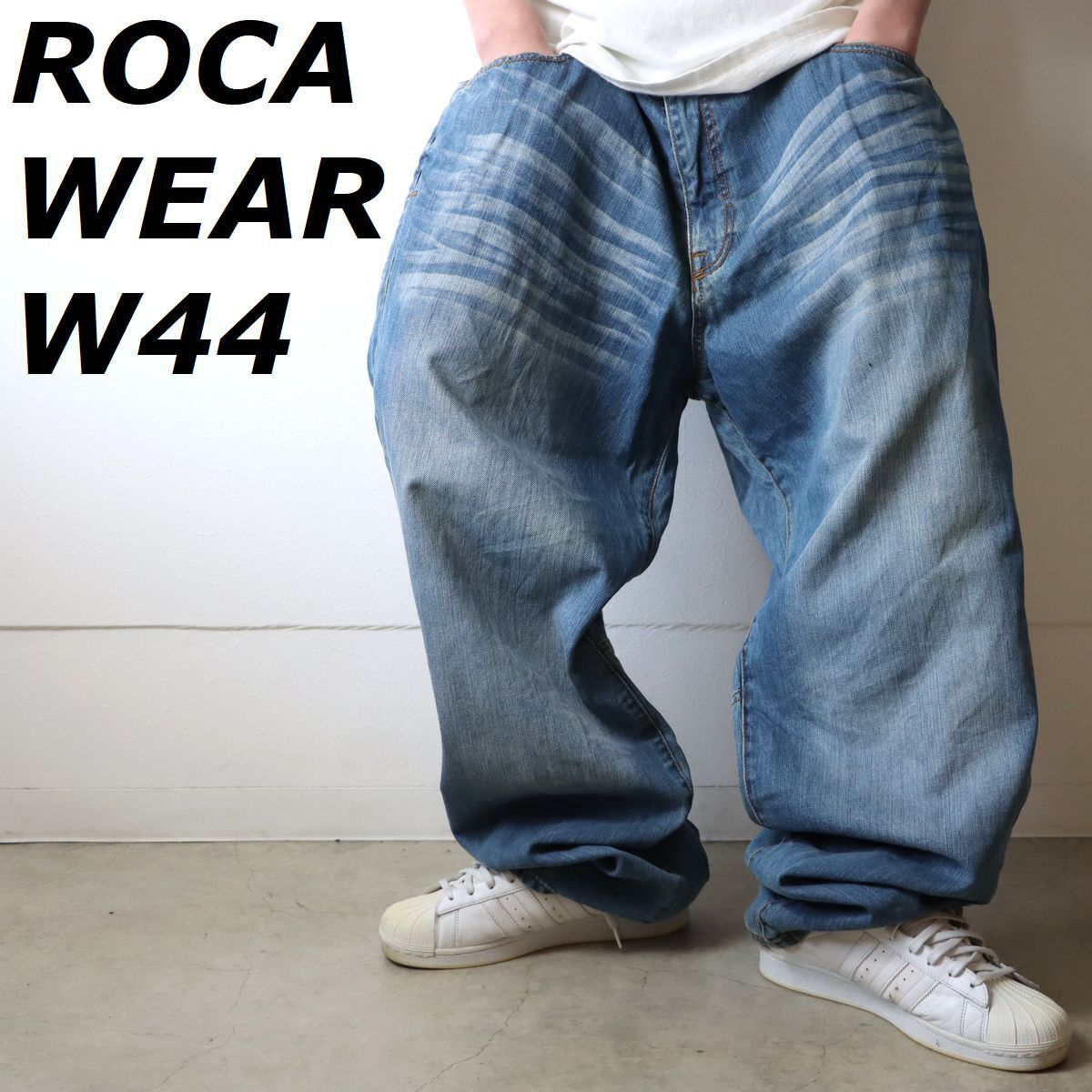 美品 W44ロカウェア 規格外 超極太 ワイドデニム 刺繍B系 Y2K ROCAWEAR ロカウェア デニム デザイン ワイド 刺繍ロゴ W44 - メルカリ