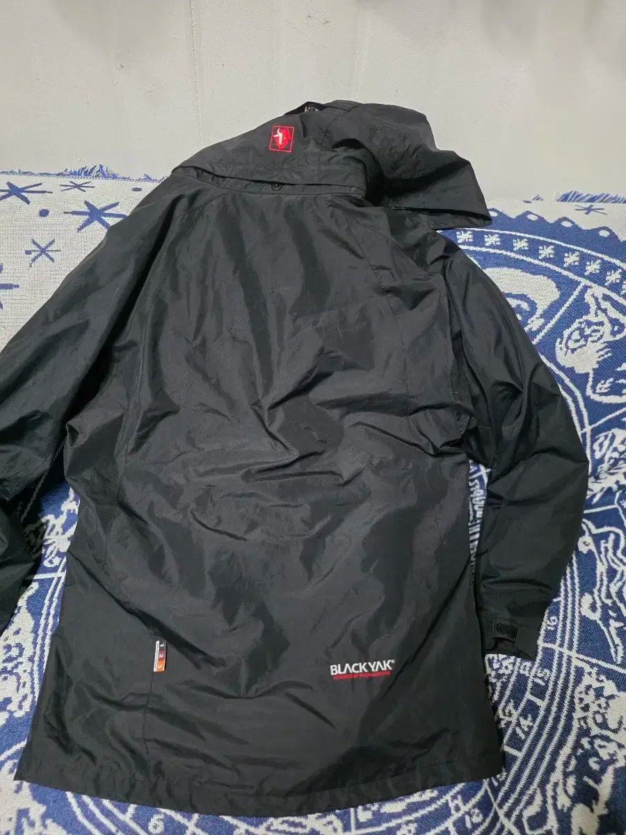 BLACK YAK ブラックヤク メンズ ウィンドブレーカー ブラック