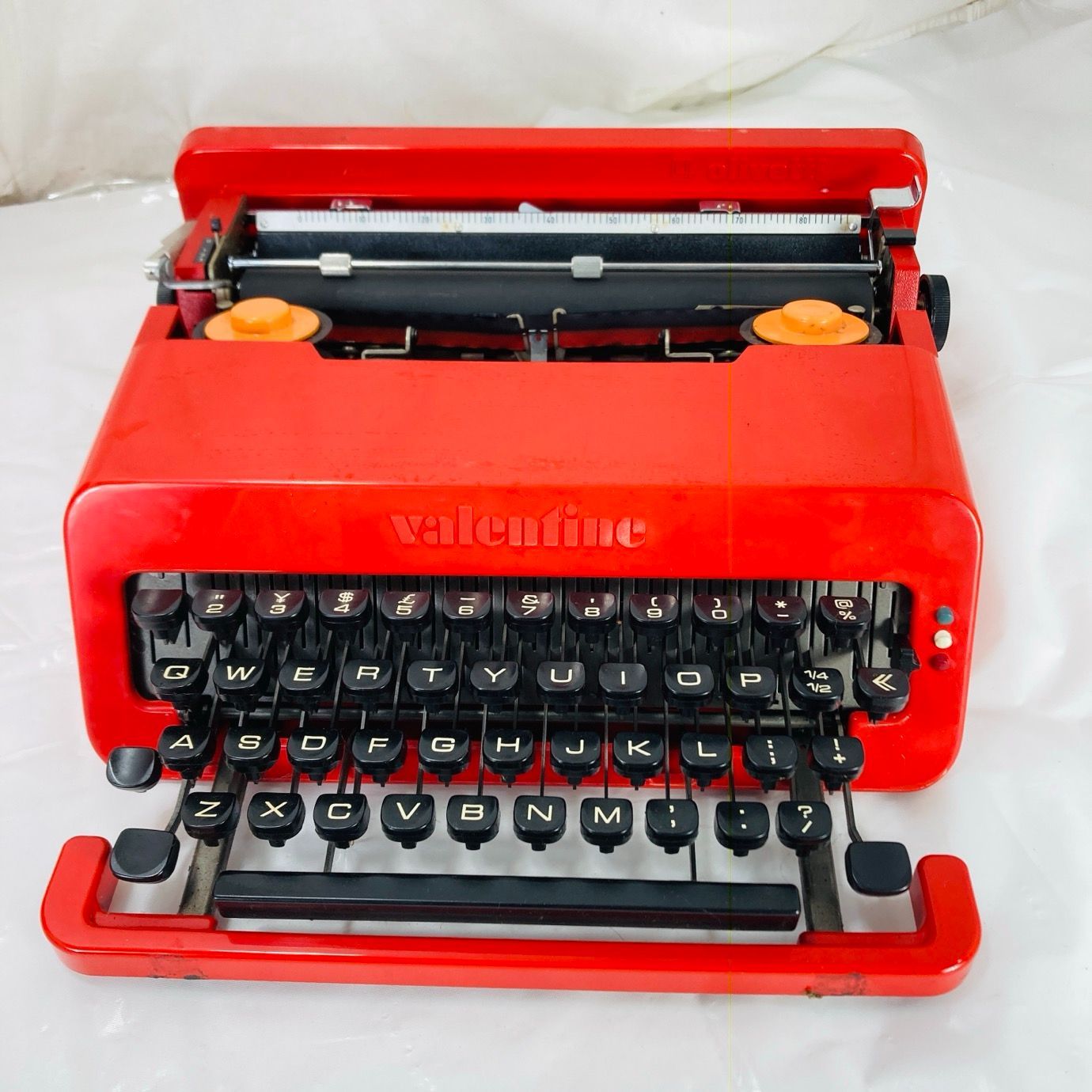 Olivetti Valenetime タイプライター オリベッティ 赤いバケツ - メルカリ