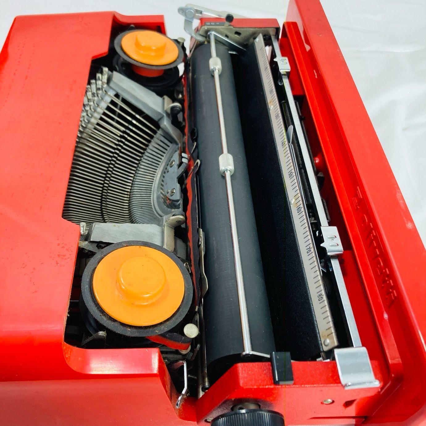 Olivetti Valenetime タイプライター オリベッティ 赤いバケツ - メルカリ