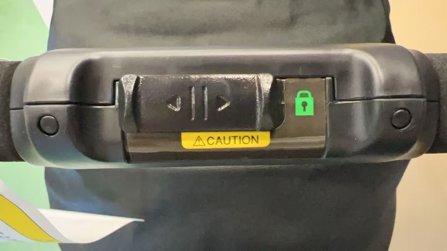 小さくたためるオート４キャスモデル