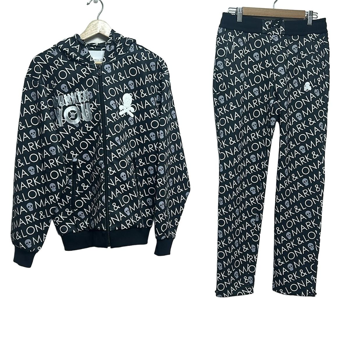 MARK-LONA マークアンドロナ メンズセットアップ メンズ - 黒×白×グレー 総ロゴ スカル 刺繍