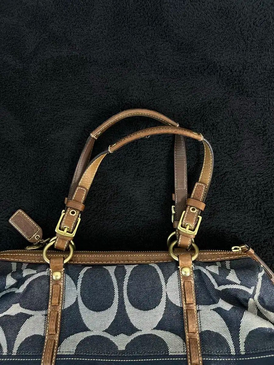 豊富な品揃え。 COACH デニム シグネチャー ショルダーバッグ さらに