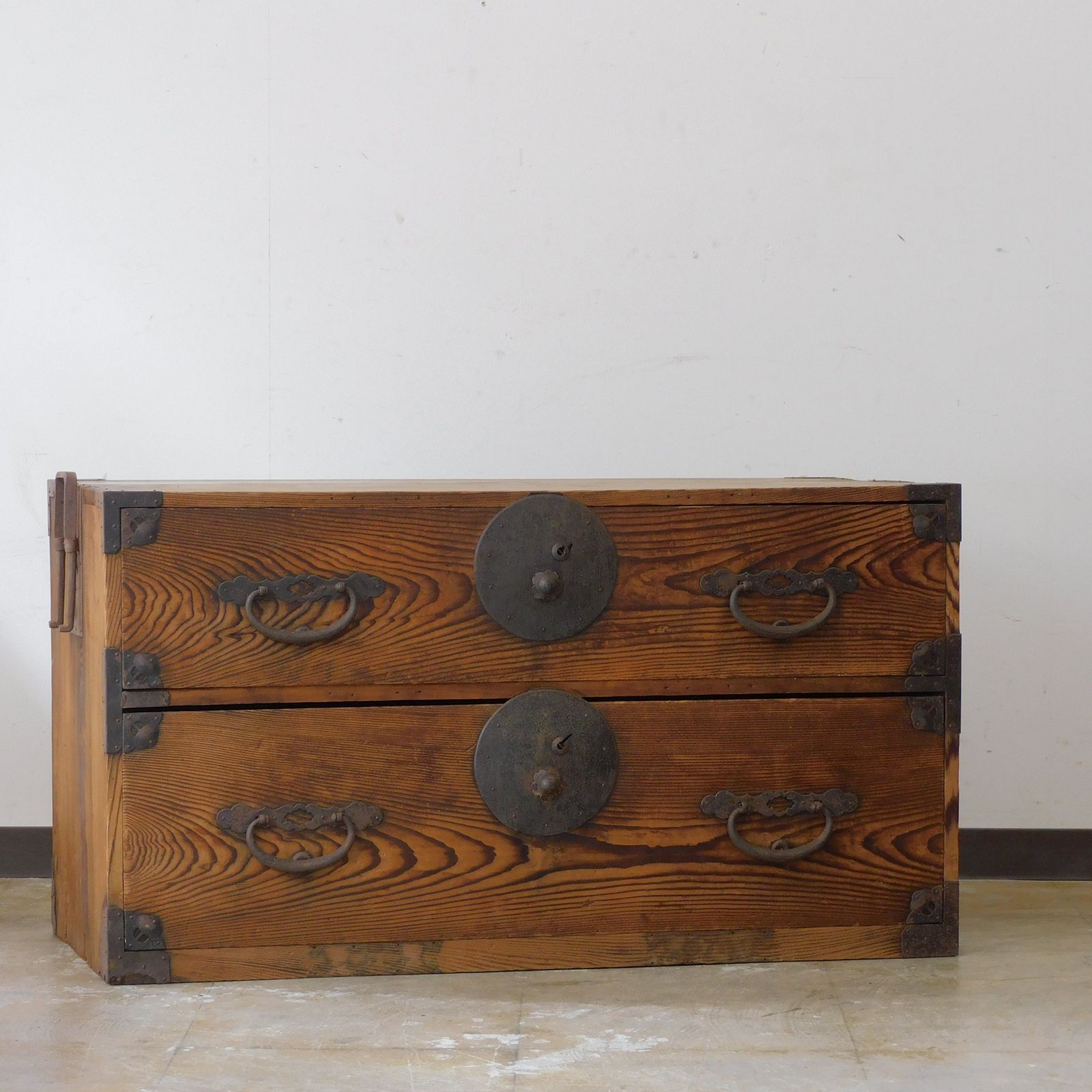 丸金具　時代箪笥3段　タンス 丸金具 時代箪笥 HK-a-05692 / たんす アンティーク チェスト 知工箪笥