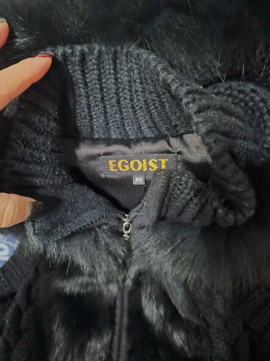 エゴイスト 黒色 ファー フー ド ベスト