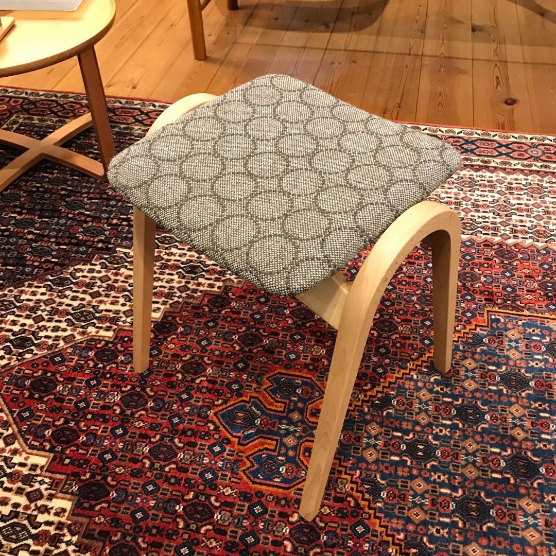 剣持スツール タンバリン柄 ラビーダ 淡茶 ブナ