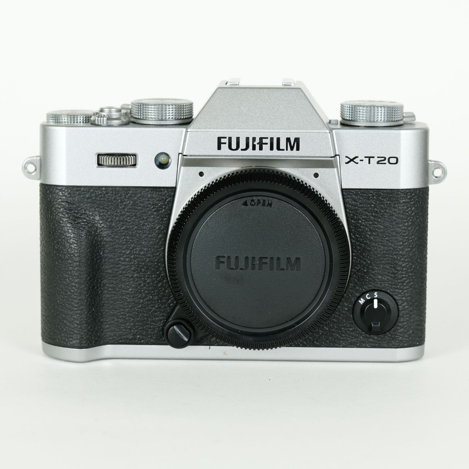 シャッター数1 000回|ケース付 FUJIFILM X-T20 ボディ シルバー ミラーレス一眼カメラ