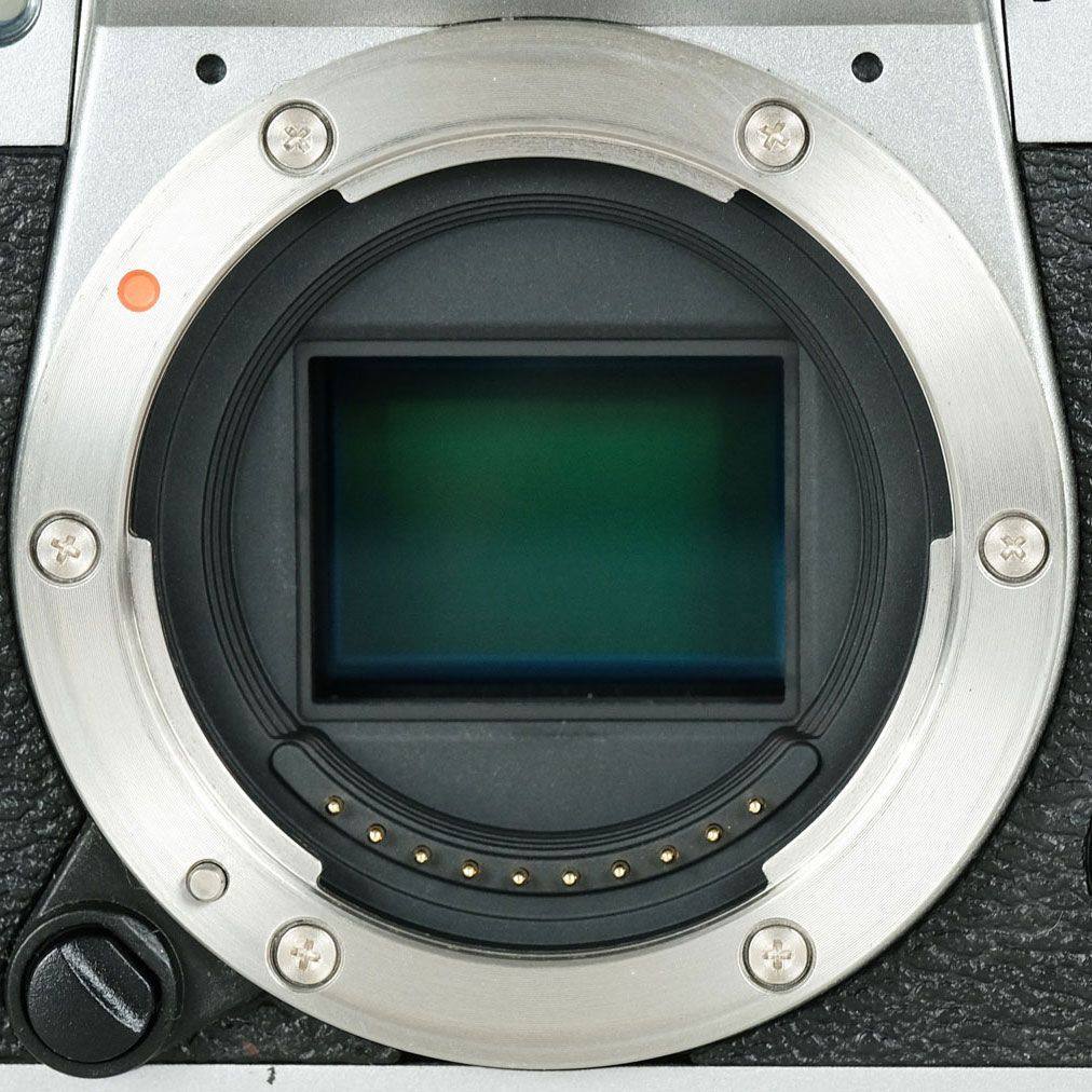 シルバー ミラーレス一眼カメラ