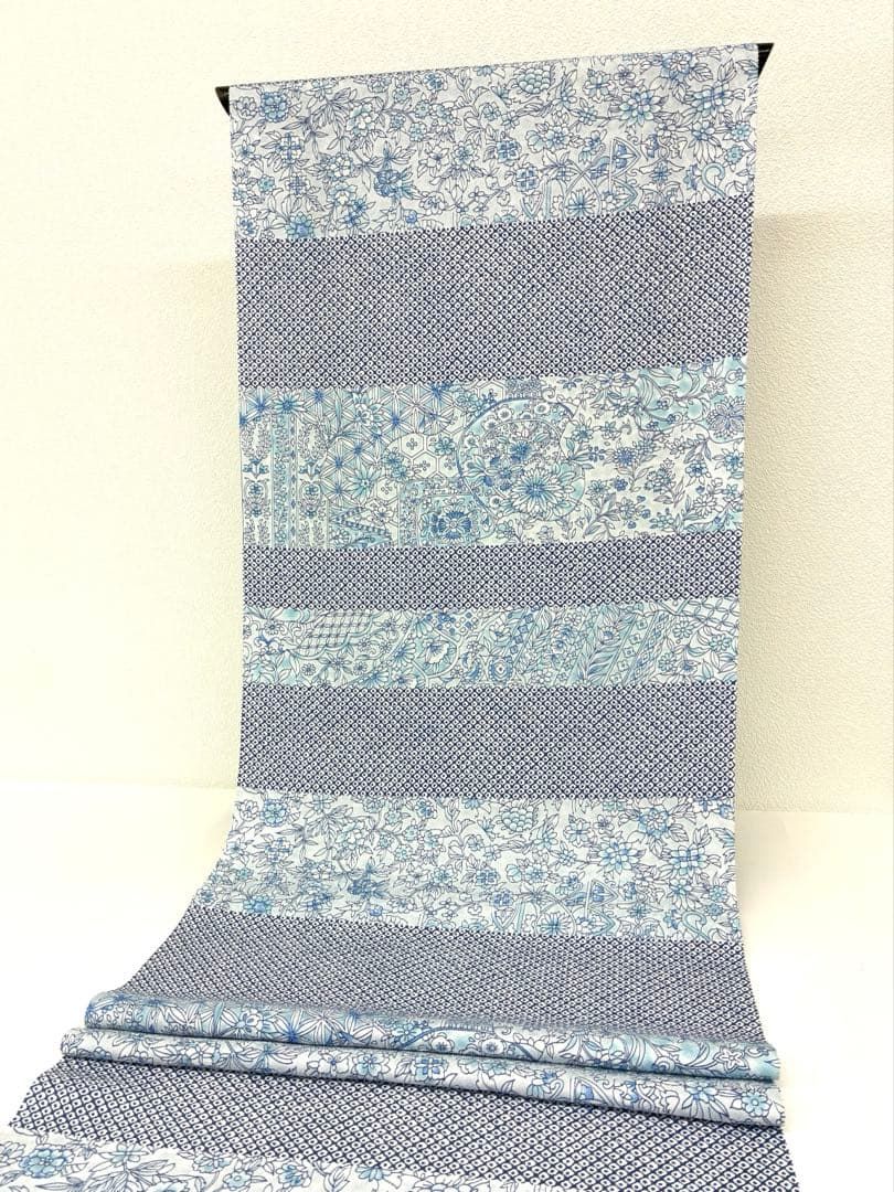 青地に横段鹿の子模様