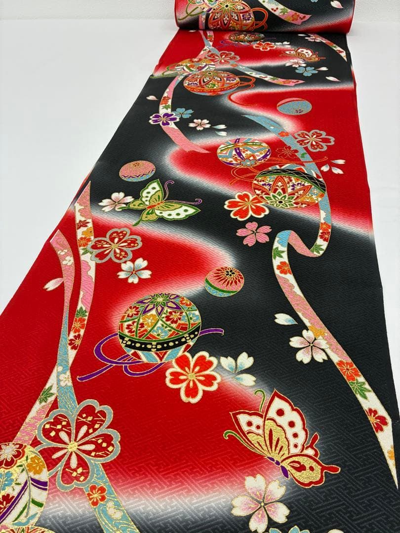 小紋 七五三 十三詣 手描 全体柄 茜色 正絹 反物 小紋 七五三 十三詣り 金彩 紋意匠 紗綾形文様 鞠 桜 反物 正絹 O087