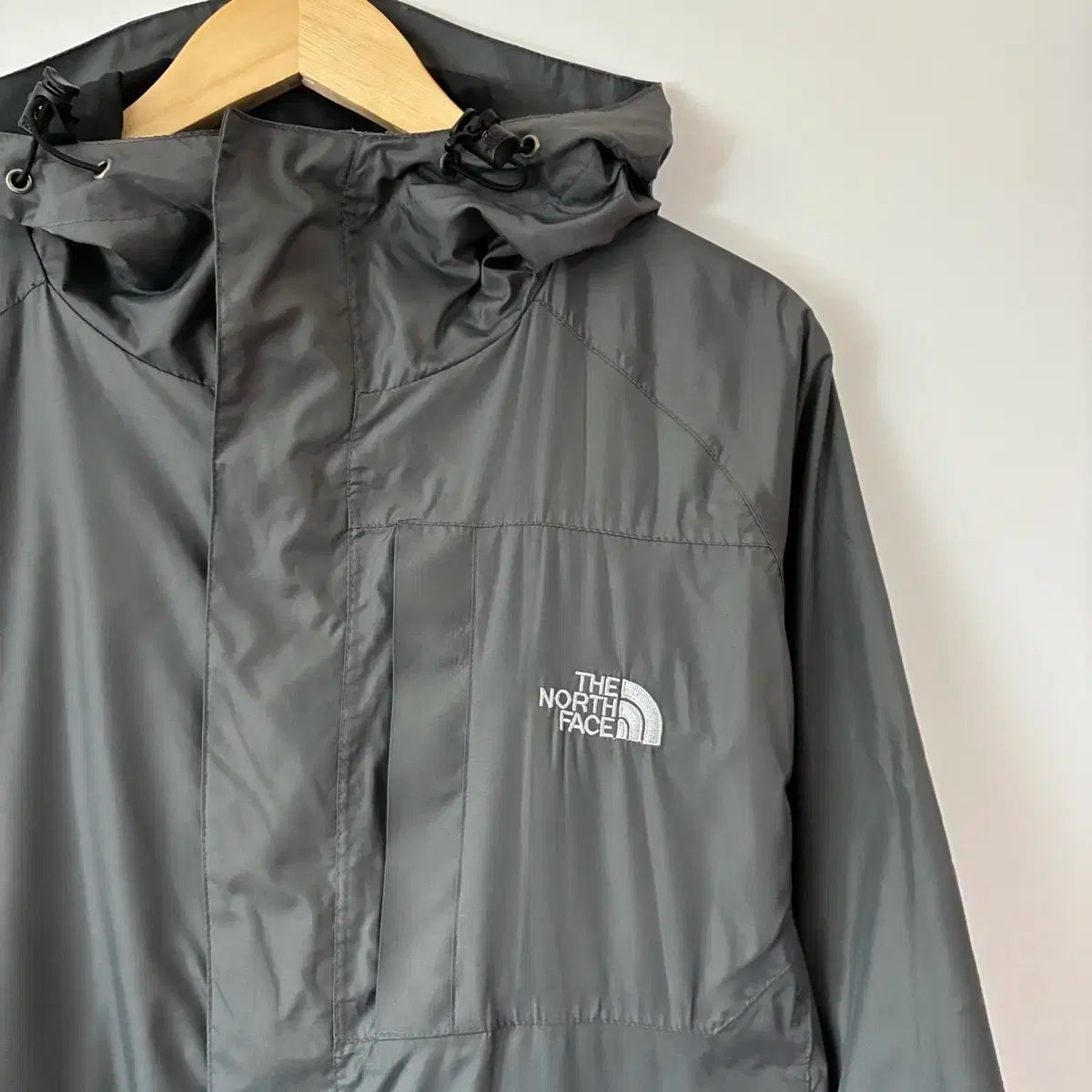 1355 ザノースフェイス ウィンドブレーカー