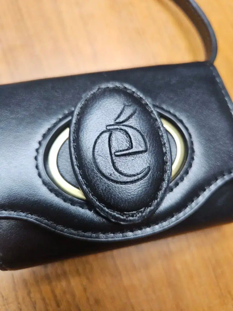 アーカイブエプク オーヴァル カードバッグ ブラック