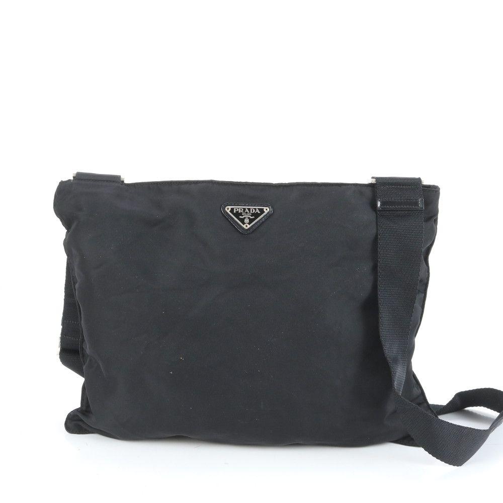 プラダ テスート ナイロン 三角 トライアングル ロゴ レザー ショルダーバッグ 斜め掛け メッセンジャー メンズ CEE CZ3-10