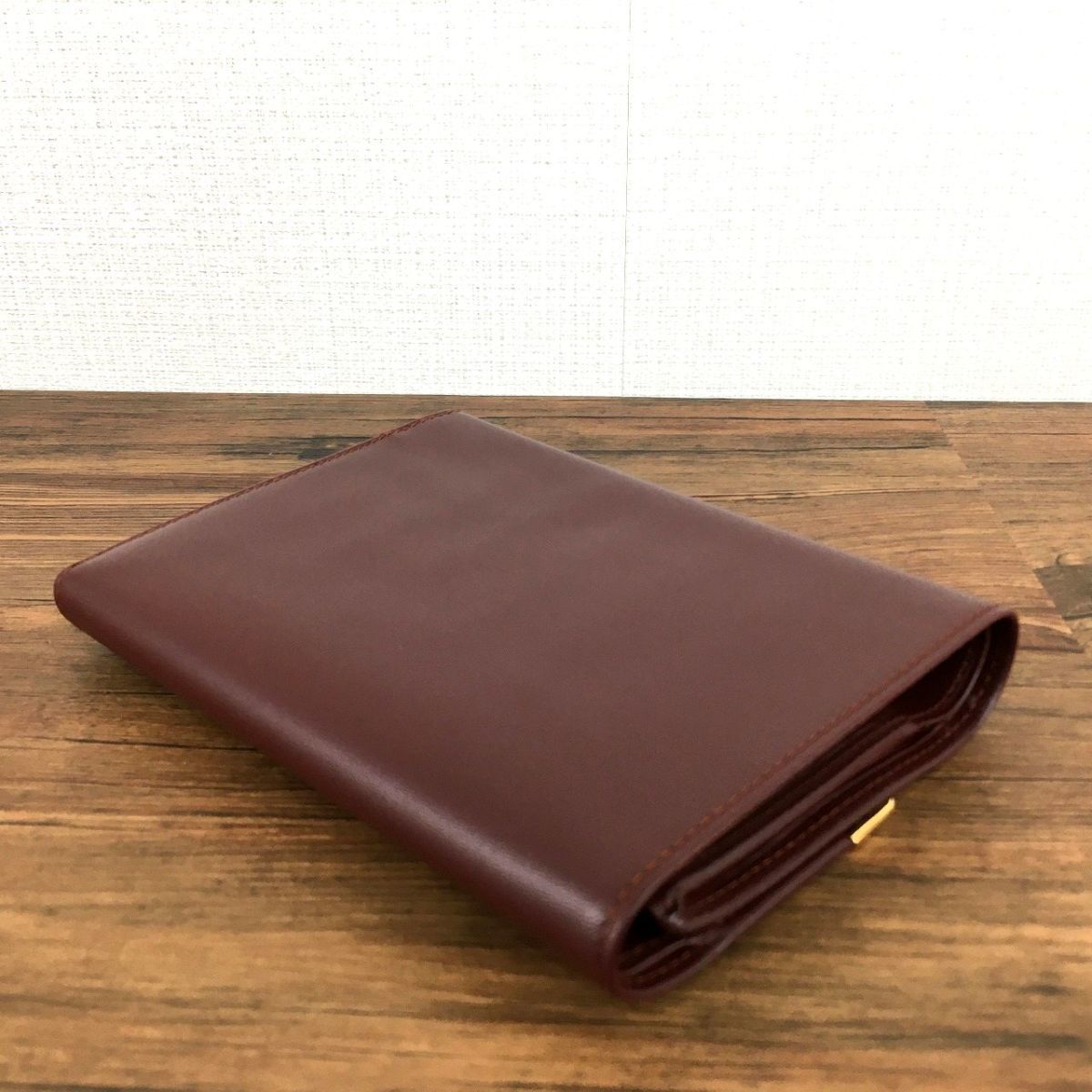 三つ折り財布 マストライン